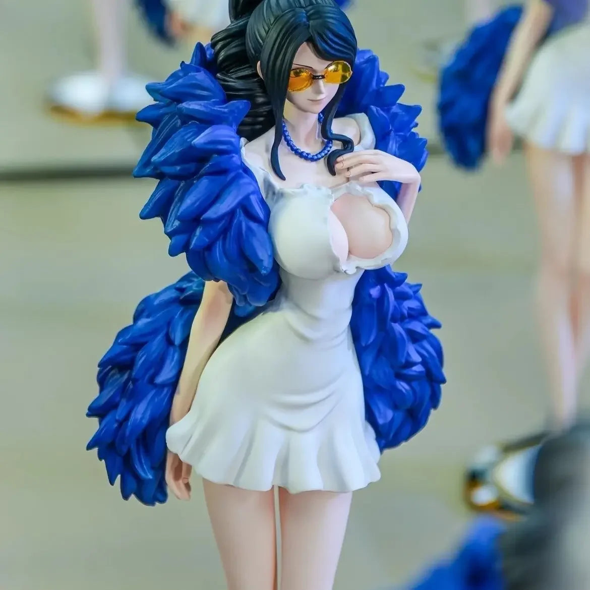 In Stock – JT 31cm ONE PIECE Golden City Series Nico Robin Figure - Image 3