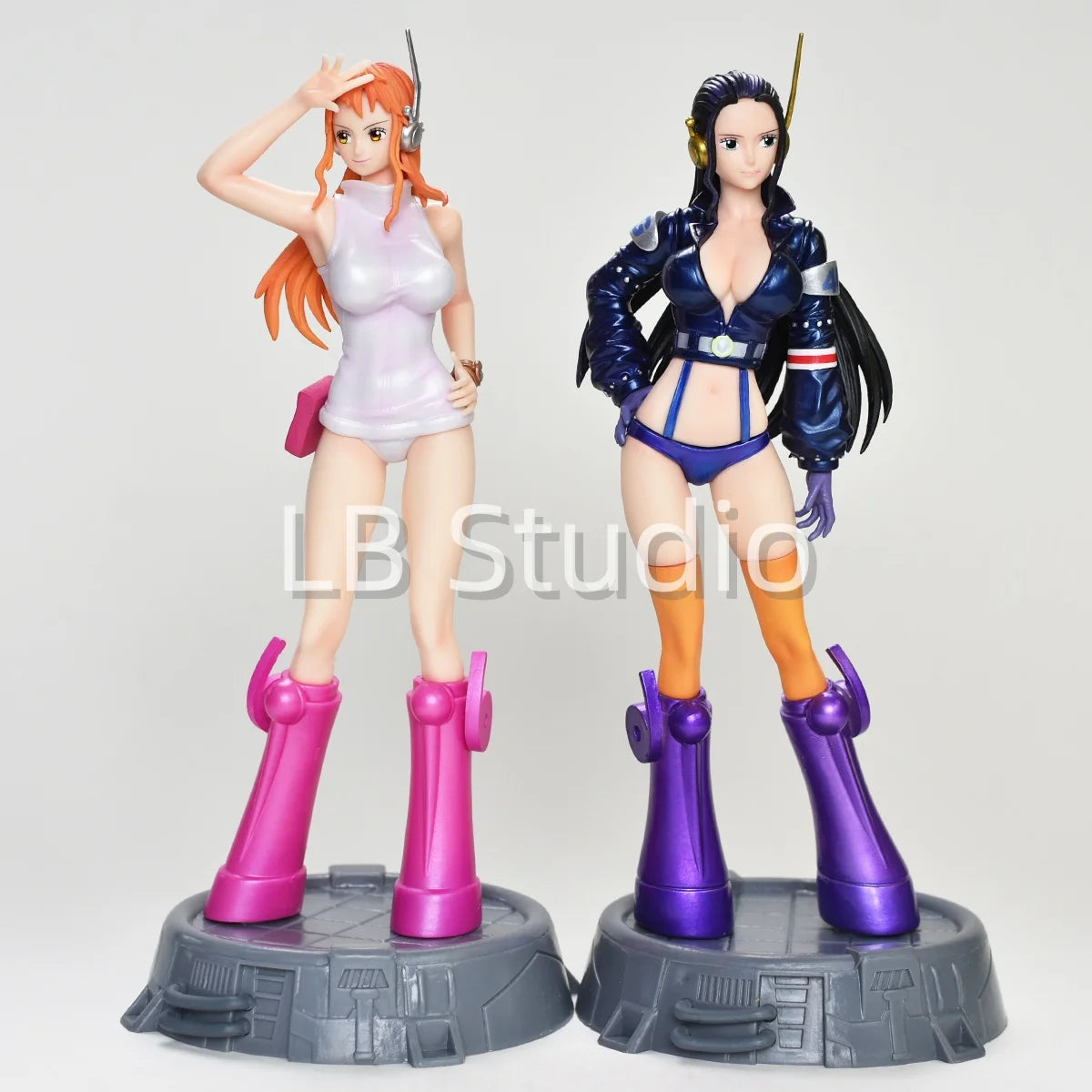 Anime One Piece Robin & Nami Figures - Image 3